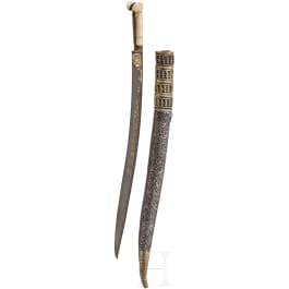 Yatagan mit Wootz-Klinge und Silberscheide, osmanisch, datiert 1800