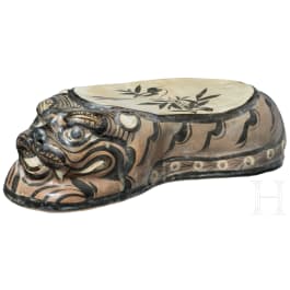 A Chinese painted Cizhou ware tiger pillow, 19th/20th century