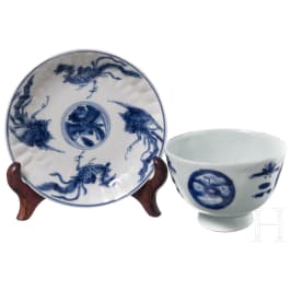 Blau-wei&szlig;es Koppchen und kleiner Teller, China, Kangxi-Periode, um 1700