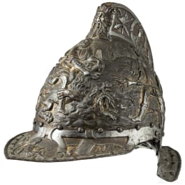Getriebene und vergoldete Parade-Sturmhaube im Stil der Renaissance, Mailand, um 1860