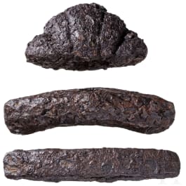 Drei eiserne Griffteile wikingischer Schwerter, 10. Jhdt.
