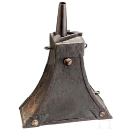 A large German musketeer powder flask, circa 1600