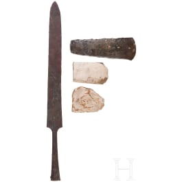 Zwei Steinbeile, ein Steinschaber und eine fr&uuml;hmittelalterliche Lanzenspitze, 3. Jtsd. v. Chr. - 8. Jhdt n. Chr.