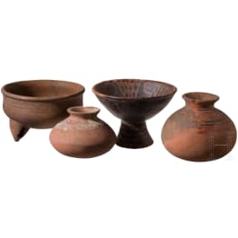 Zwei pr&auml;kolumbische Schalen und zwei Gef&auml;&szlig;e, wohl Ekuador, Carchi, 800 - 1500 n. Chr.