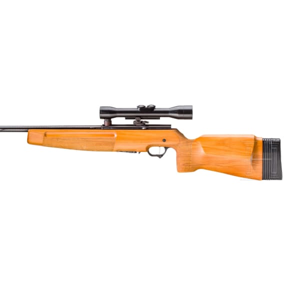 A sniper rifle SSG 82