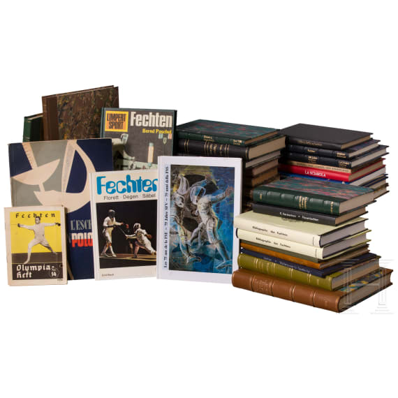 About 40 volumes of German and international fencing literature