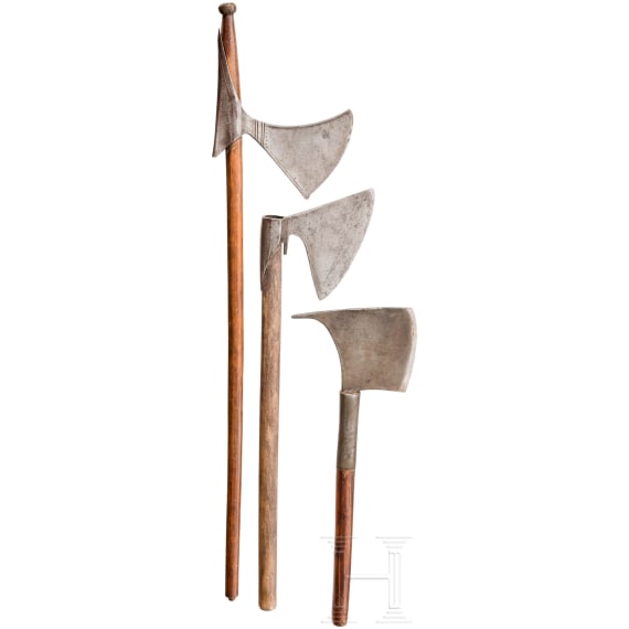Axt der Igorot, Philippinen, und zwei weitere &Auml;xte, um 1900