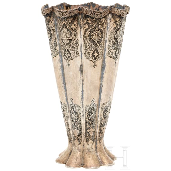 A Persian engraved silver vase, 1st half of the 20th century