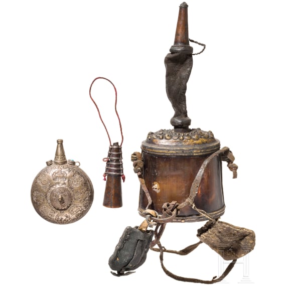 A powder and two primer flasks, Tibet, 19th/20th century