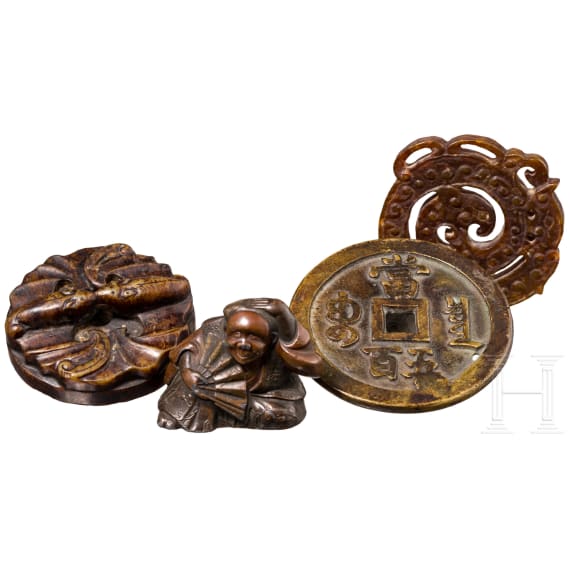 Four Japanese or Chinese miniatures in jade and bronze, circa 1900