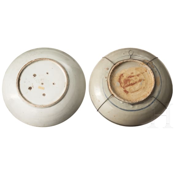 Two Chinese and Japanese blue and white plates, 18th/19th century