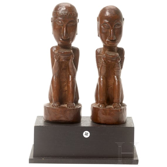 Two ancestor figures, Oceania