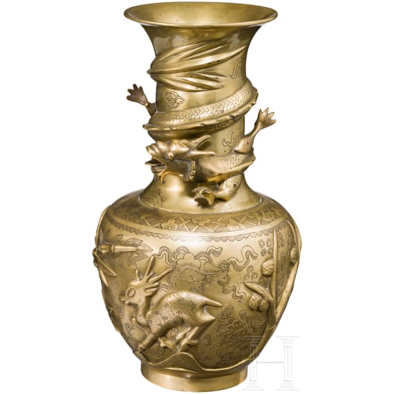 A Yen-Yen-type bronze vase, Qing dynasty