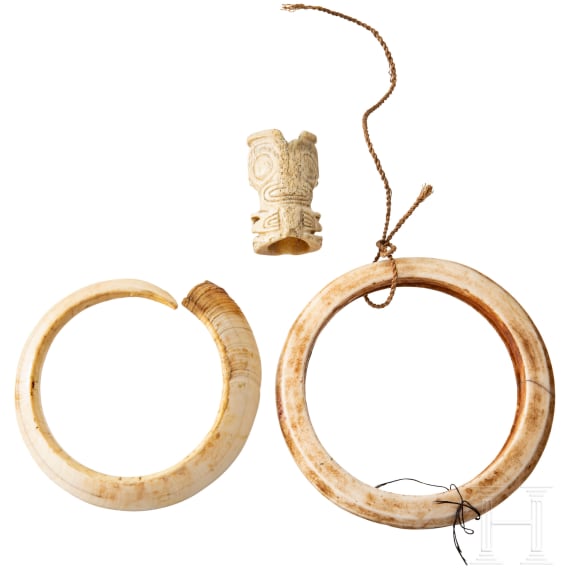 Three pieces of jewellery, Oceania