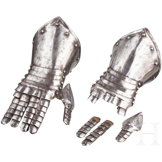 A pair of fingered gauntlets, Historicism in the style of the 17th century