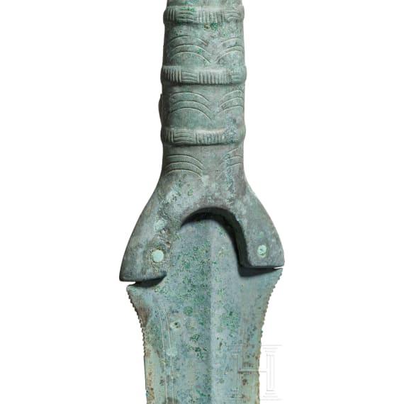 Bronzenes Dreiwulstschwert mit Rundknauf, Mitteleuropa, Spätbronzezeit, 11. - 10. Jhdt. v. Chr.