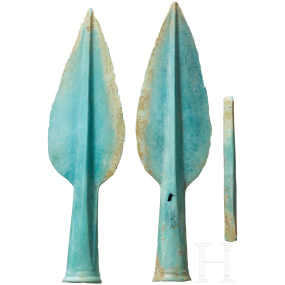 Zwei Lanzenspitzen und ein Meißel, späte Bronzezeit, 12. - 11. Jhdt. v. Chr.
