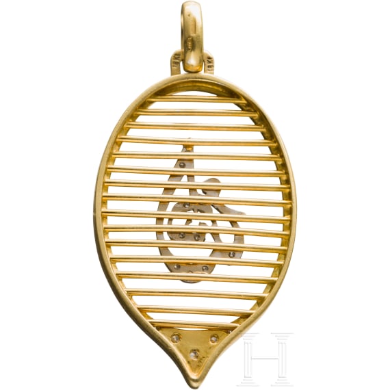 King Hussein I of Jordan (1935-99) - diamond-studded gold pendant
