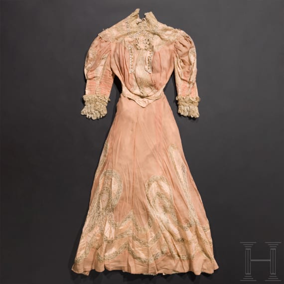 Kaiserin Elisabeth von Österreich - zweiteiliges, lachsfarbenes Sommerkleid aus Korfu
