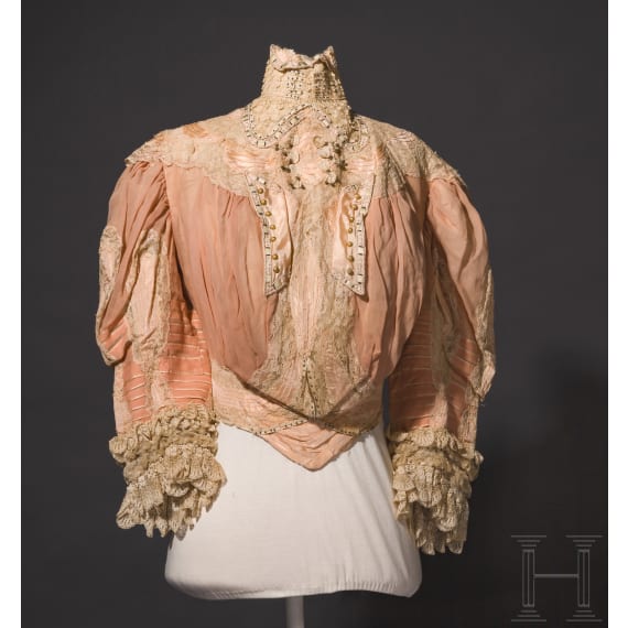 Kaiserin Elisabeth von Österreich - zweiteiliges, lachsfarbenes Sommerkleid aus Korfu