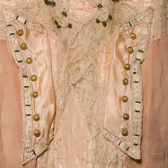 Empress Elisabeth of Austria – a two-piece summer dress in salmon pink from Corfu
