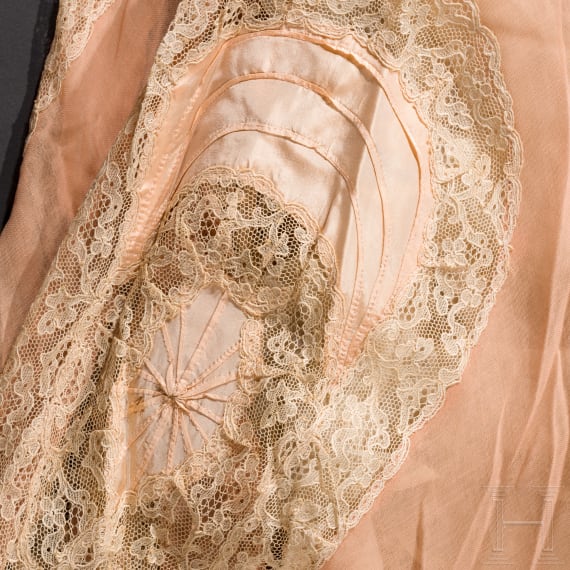 Kaiserin Elisabeth von Österreich - zweiteiliges, lachsfarbenes Sommerkleid aus Korfu