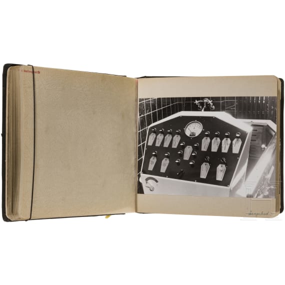 Photo album "Hirnverletztenheim Kuranstalt" in Munich, around 1920