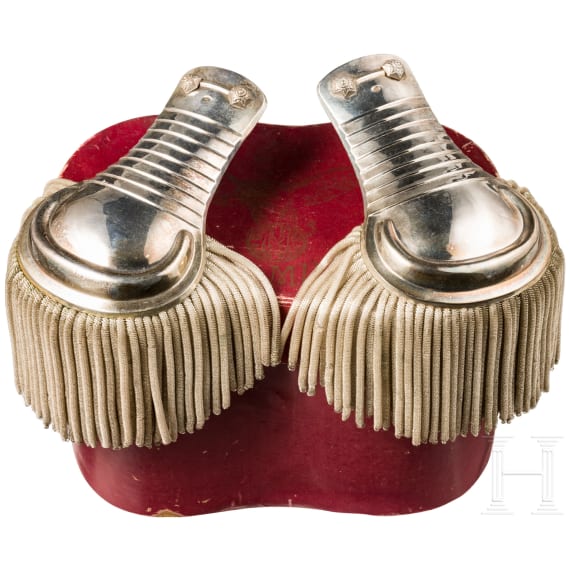 A pair of epaulettes for officers, first half of the 20th century