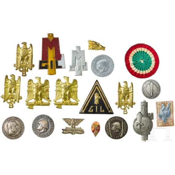 Convolute of badges of fascist Italian organizations