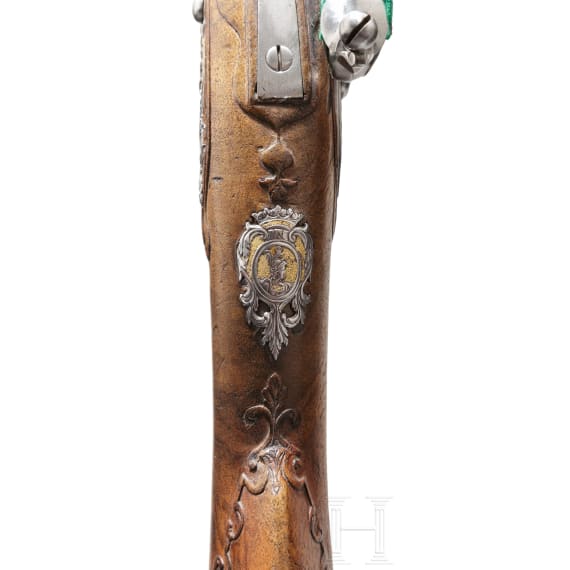 A French flintlock shotgun with chiselled decorations, circa 1740