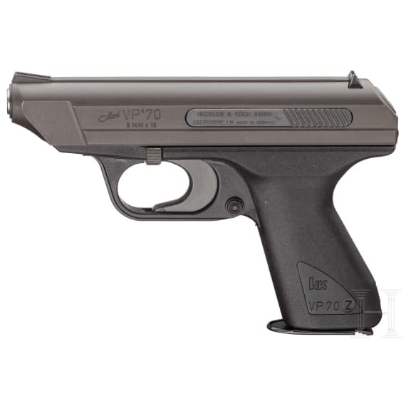 A Heckler & Koch VP 70 Z with attachable stock in box