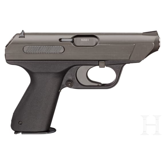 A Heckler & Koch VP 70 Z with attachable stock in box