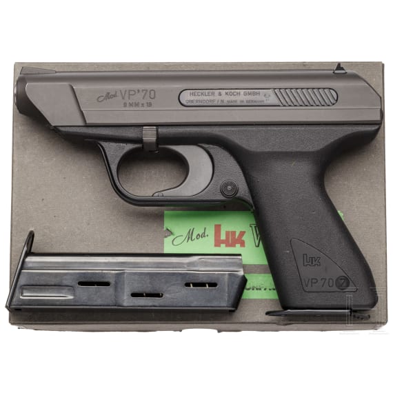 A Heckler & Koch VP 70 Z with attachable stock in box
