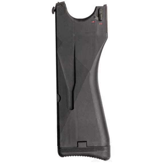 A Heckler & Koch VP 70 Z with attachable stock in box