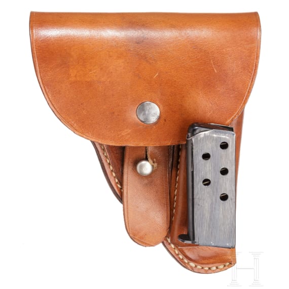A Duo pocket pistol with holster