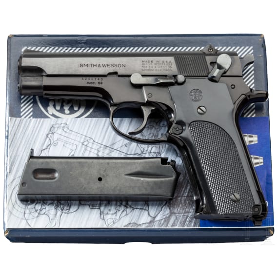 A Smith & Wesson Mod. 59, "14 Shot Autoloading Pistol" in box