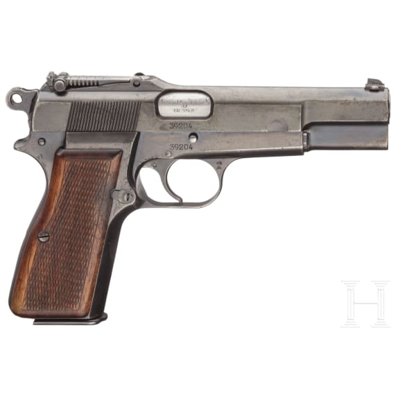 A FN GP M 35 with stock, holster and two ammunition pouches