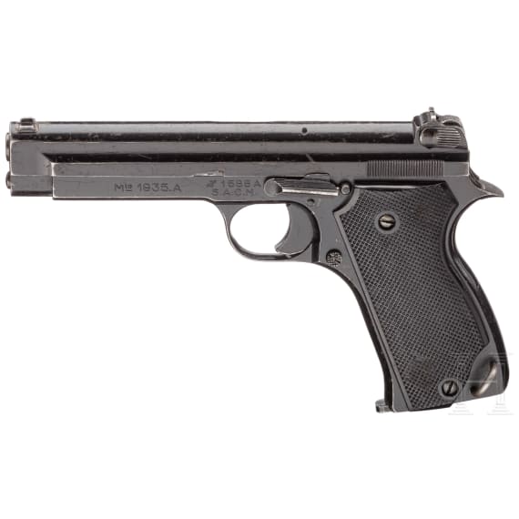A Petter M 1935 A with holster