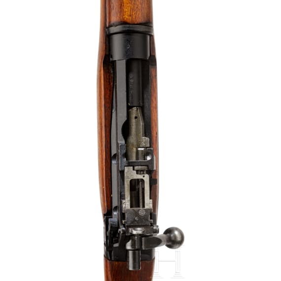 A Lee-Enfield No. 8 Mk I trainings rifle in .22 l.r.