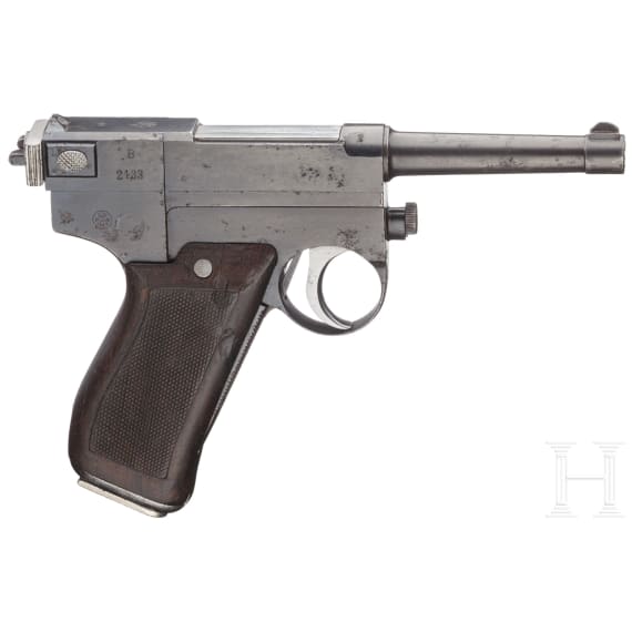 A Glisent M 1910 with holster