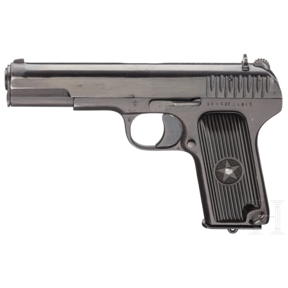 A Tokarev TT 33 with holster