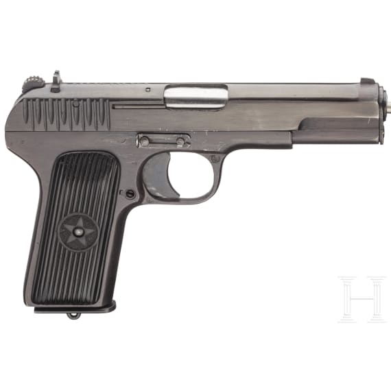 A Tokarev TT 33 with holster