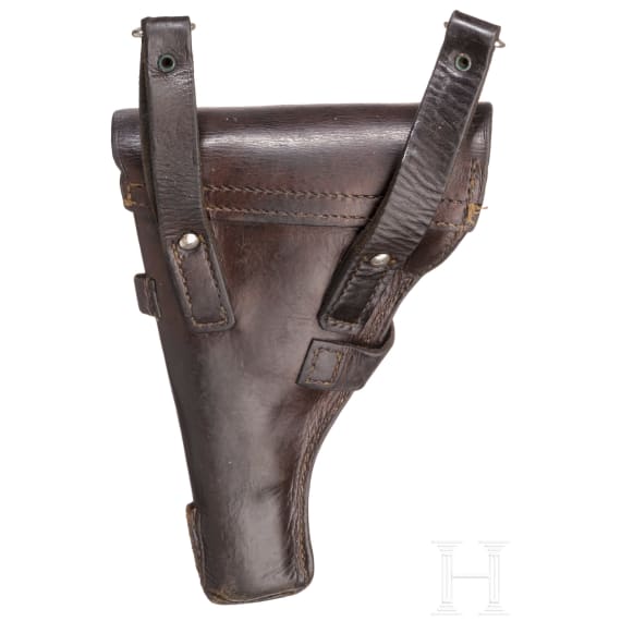 A Tokarev TT 33 with holster
