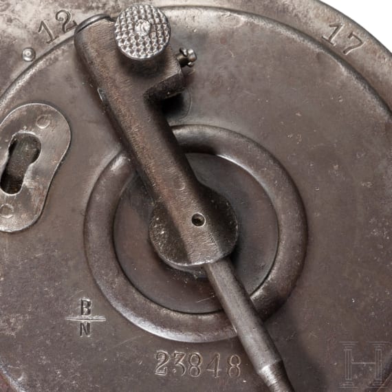 A snail drum magazine 1st issue, Bing Nuremberg, with a repro case