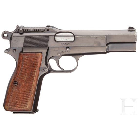 A FN HP M 35 with holster