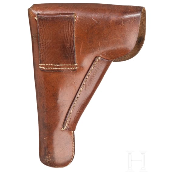 A FN HP M 35 with holster