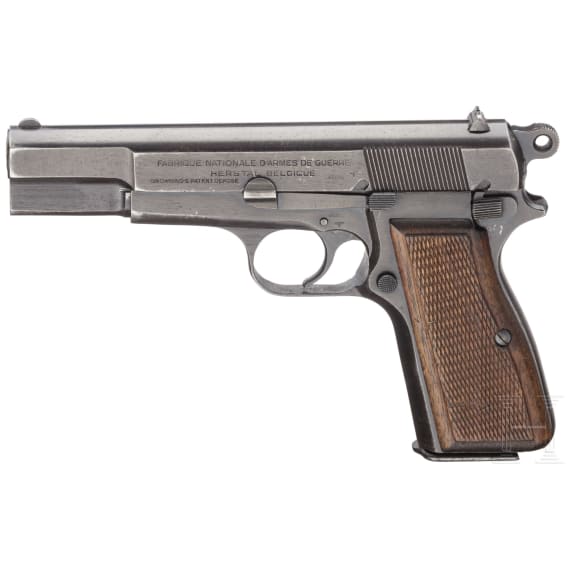 A FN HP M 35 with holster