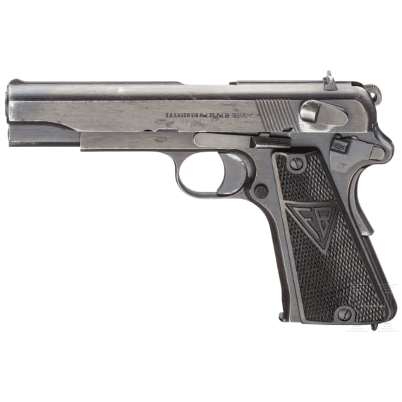 A VIS Radom with holster