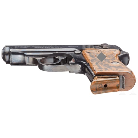 A Walther PPK "Ehrenwaffe des Politischen Leiters" (tr. "honorary firearm of the political leader") with holster and belt