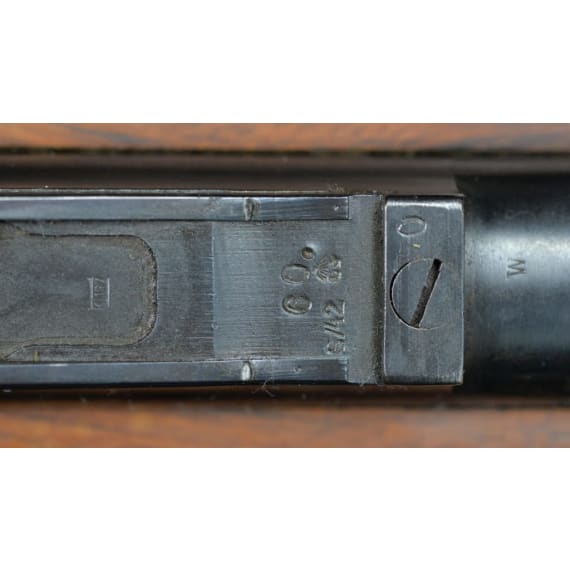 A carbine 98 k of the SS, made from a shortened rifle 98, with scope Heliavier
